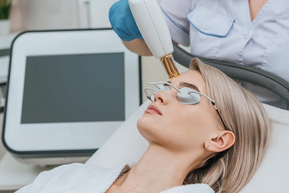 Woman receiving V Beam Treatment